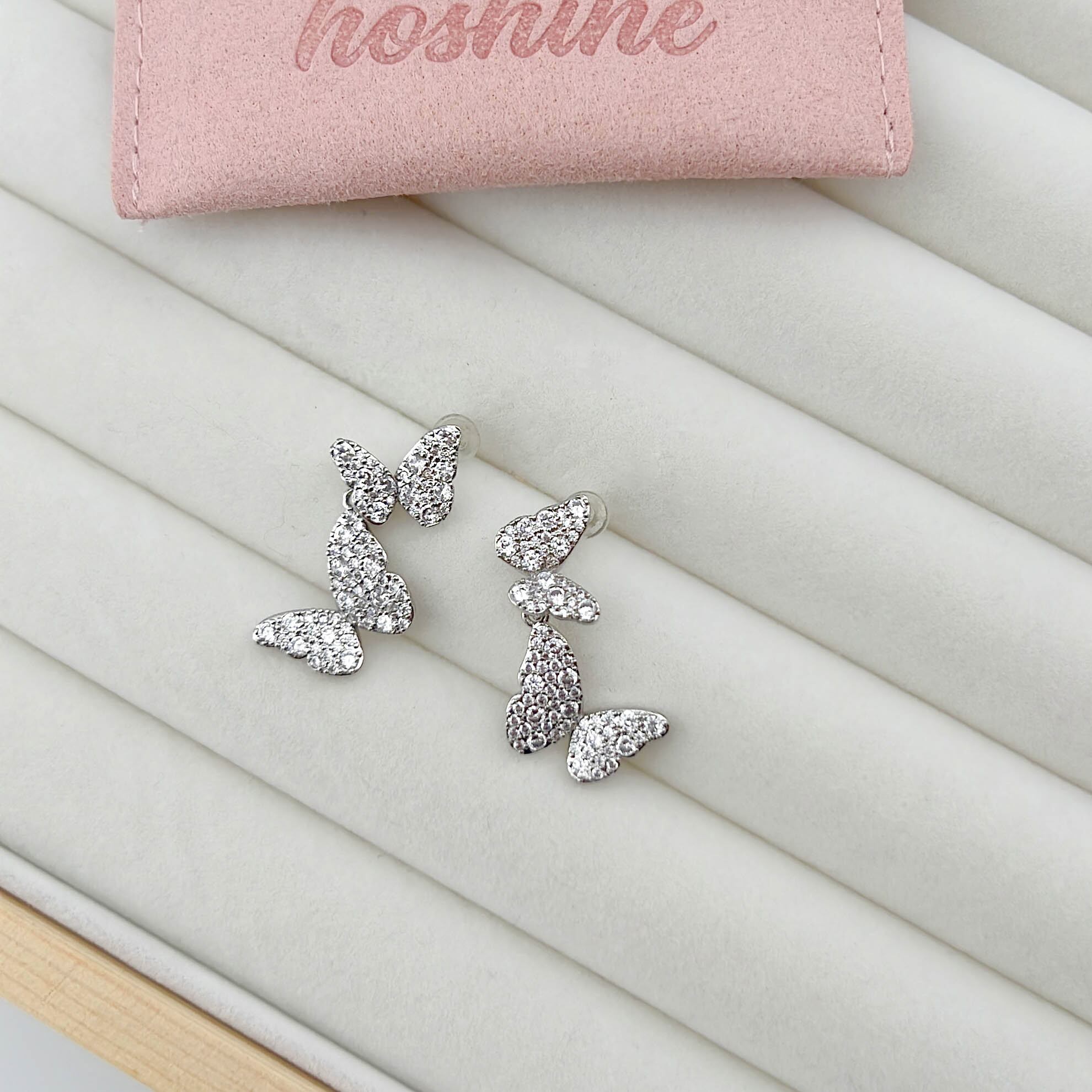 ステンレス製プラチナメッキ × ジルコニア 蝶々モチーフピアス