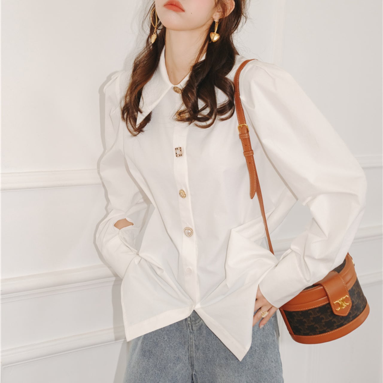 Button design white shirt S1665