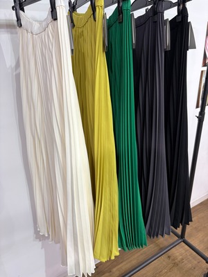 感動プリーツワイドパンツ　5924E