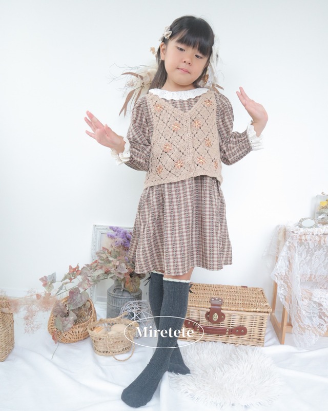 【取寄】珍しい総刺繍柄が高見えするレースフリル付きワンピース