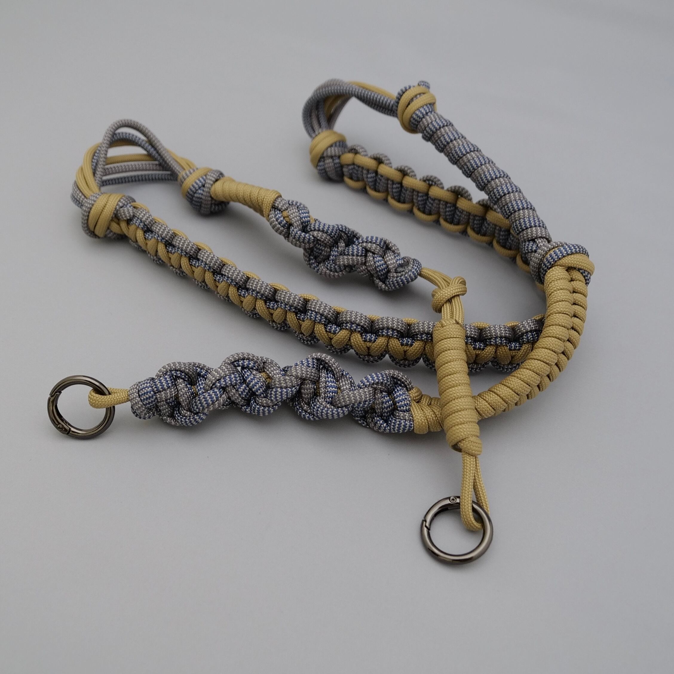 パラコードショルダーストラップ | ろじうら DE カンパニー