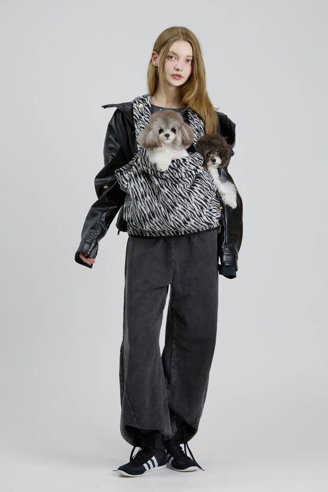 抱っこ紐からうまれた安定感あるペットバッグ(ZEBRA)