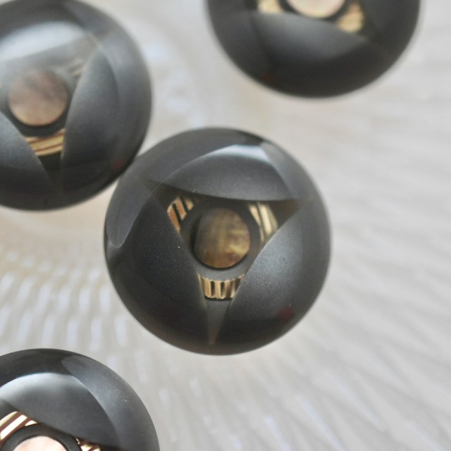 黒蝶貝×トライアングルフェイス（グレー）20㎜