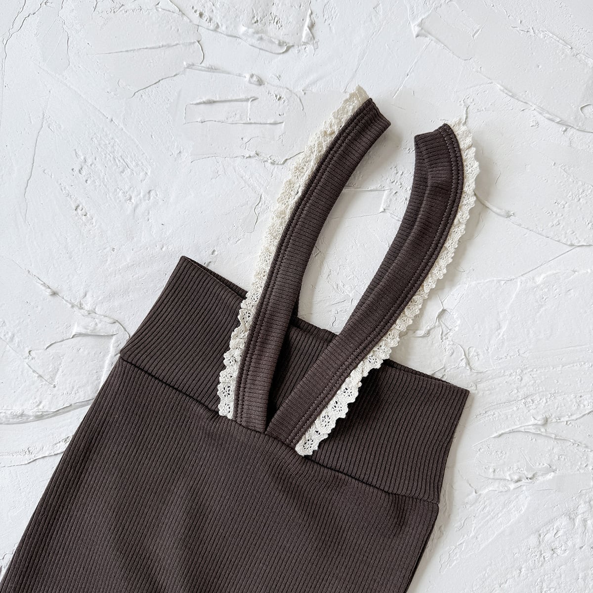 フリルサスペンダー付きレギンス