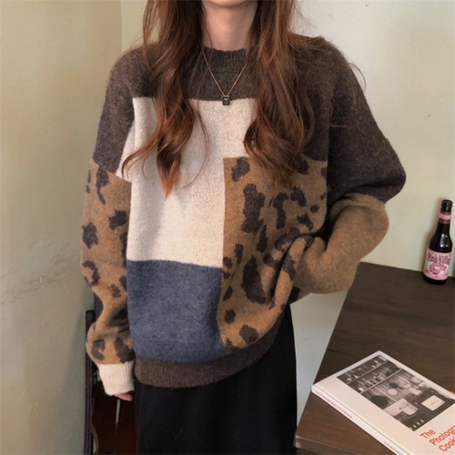 トップス ニット セーター プルオーバー レディース アシンメトリー 長袖 ラウンドネック フェミニン ストリート かわいい 大人可愛い おしゃれ かっこいい レトロ こなれ感 個性的 クール モダン 存在感 抜け感 ヴィンテージ キュート 都会的 クラシカル アクティブ ナチュラル ワイルド ヒョウ柄 デート お出かけ 女子会 休日 ショッピング カフェ フェス 重ね着 韓国 オルチャン 普段使い 着回し レイヤード トレンド 流行 インスタ映え フリーサイズ 白 ホワイト 茶色 ブラウン 緑 グリーン