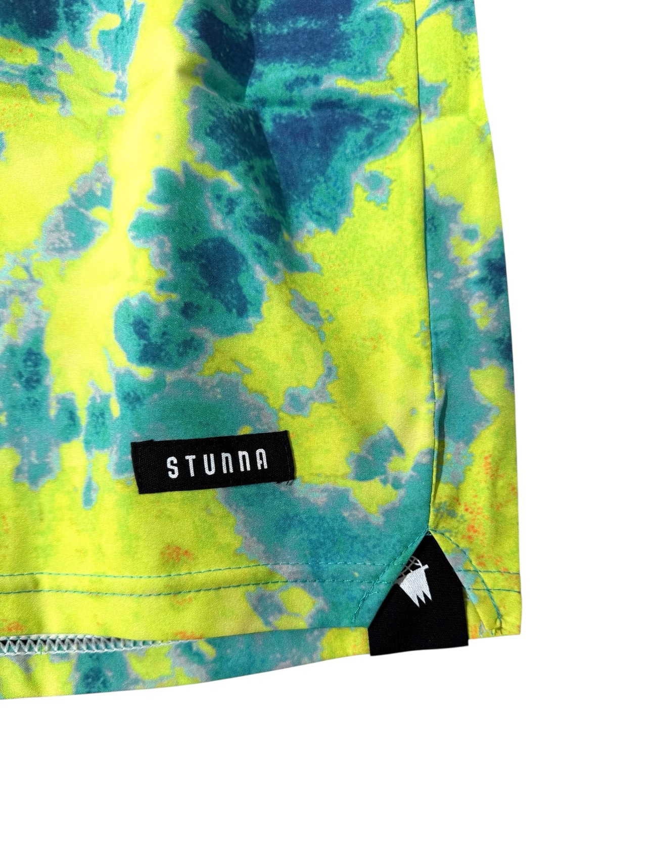 Tie dye shorts : bright