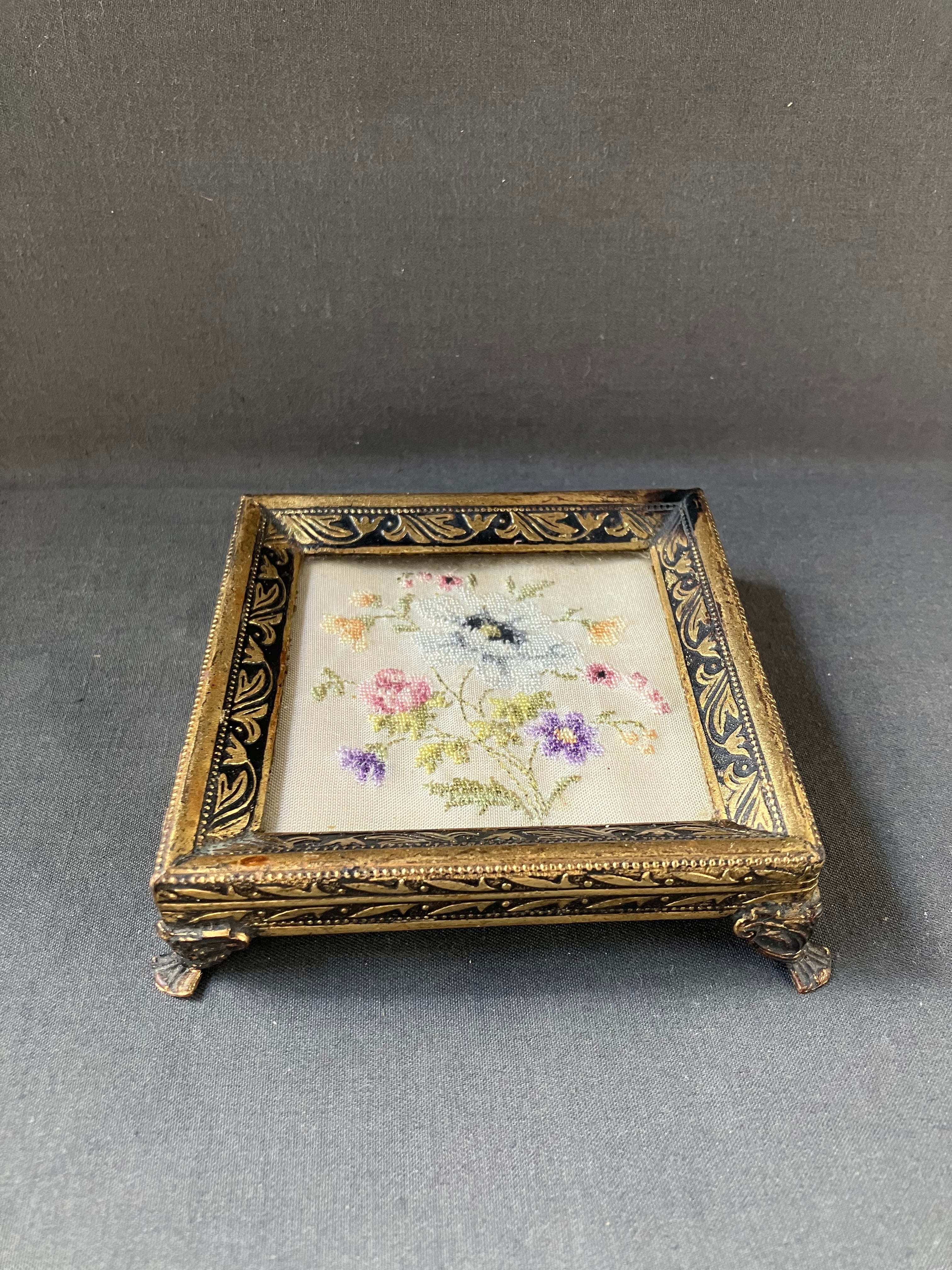 ガラスドームの装飾 ヴィンテージ 小物入れ ピルケース ガラスドームの