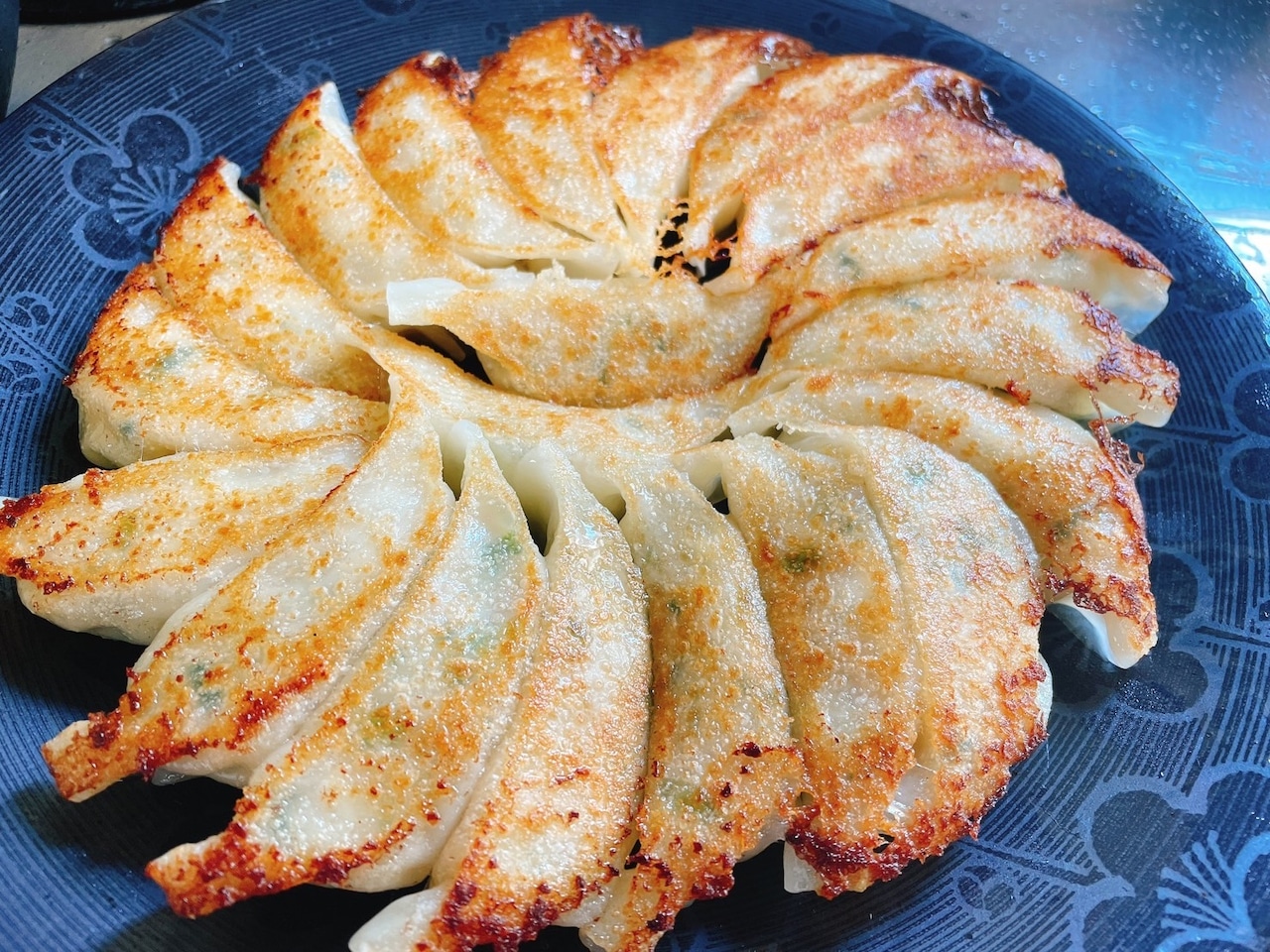 【にんにく不使用】シェフ手作り餃子18個入 北海道 ギョーザ