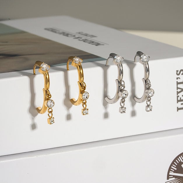 T16PMV2404129 - Crystal Swing Hoop | Topsy Turvy