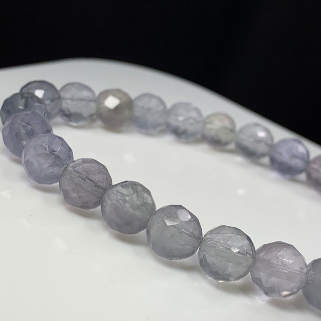 変わった色合い✩フローライトカットブレスレット