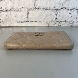 CHANEL シャネル ココマーク ウルトラステッチ  ラムスキン 財布 ベージュ A-8965