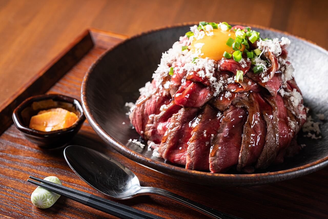 ちょっと大人のステーキ丼 Tkg 山わさび くに美 札幌 北海道ステーキ丼の店