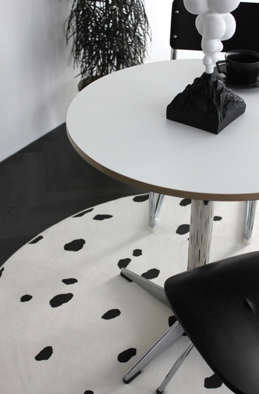 monotone dot cercle rug 2size / モノトーン ドット サークル ラグ ラウンド カーペット 円形 韓国 インテリア 雑貨  | tokki maeul (トッキマウル) / 韓国雑貨通販サイト