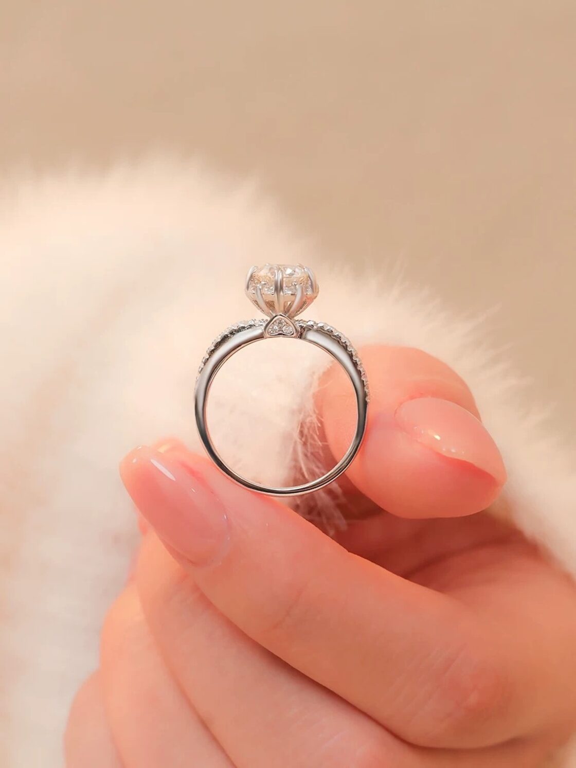 雪の結晶 モアサナイト キラキラ 冬 1ct ゴージャス ラグジュアリー 