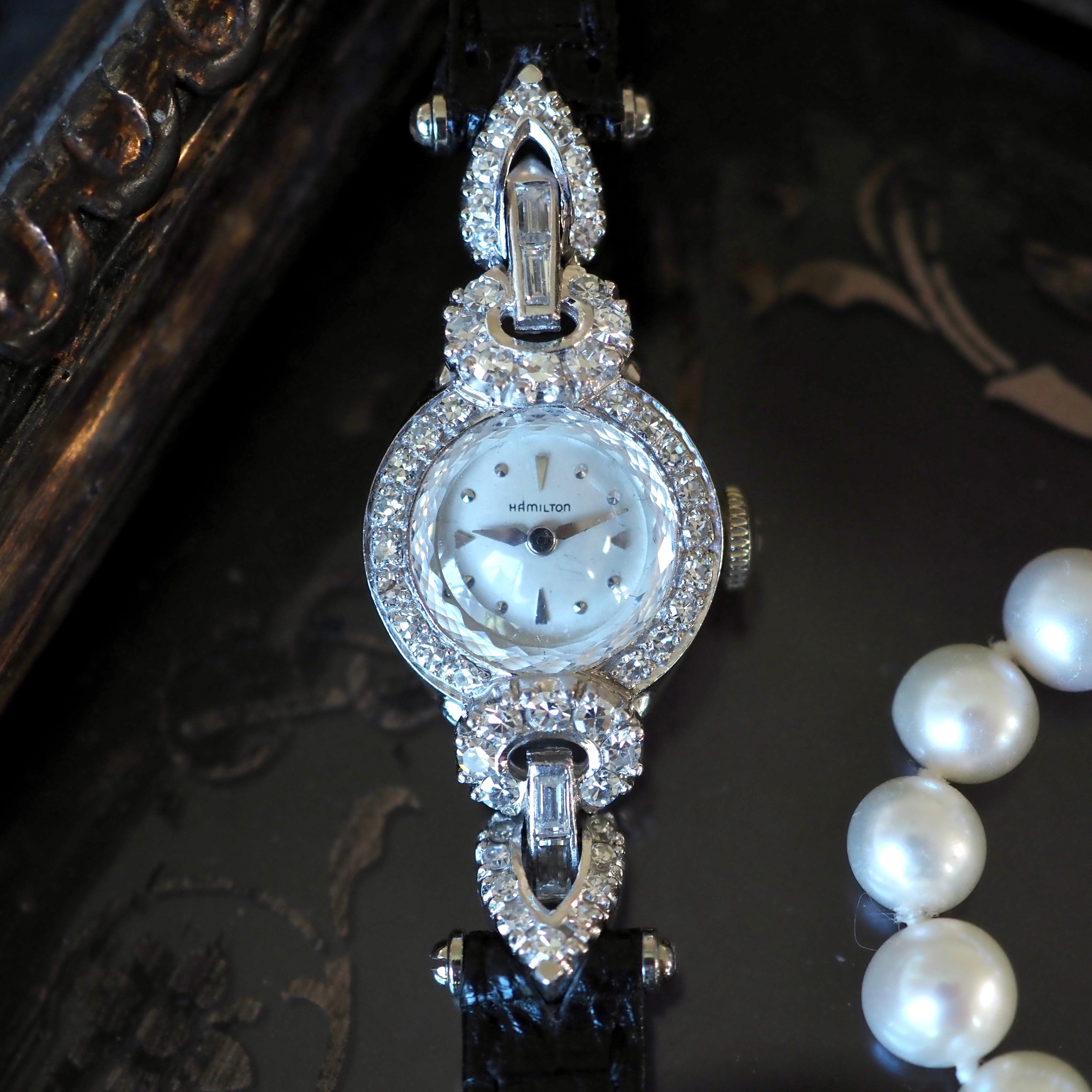 Hamilton アナログ腕時計 ダイヤモンド装飾 ハミルトン ベンチュラ アフターダイヤ☆ 時計へのダイヤカスタムはお