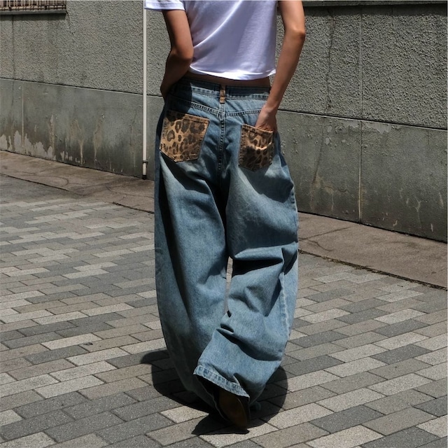 LEOPARD PATCH JEANS