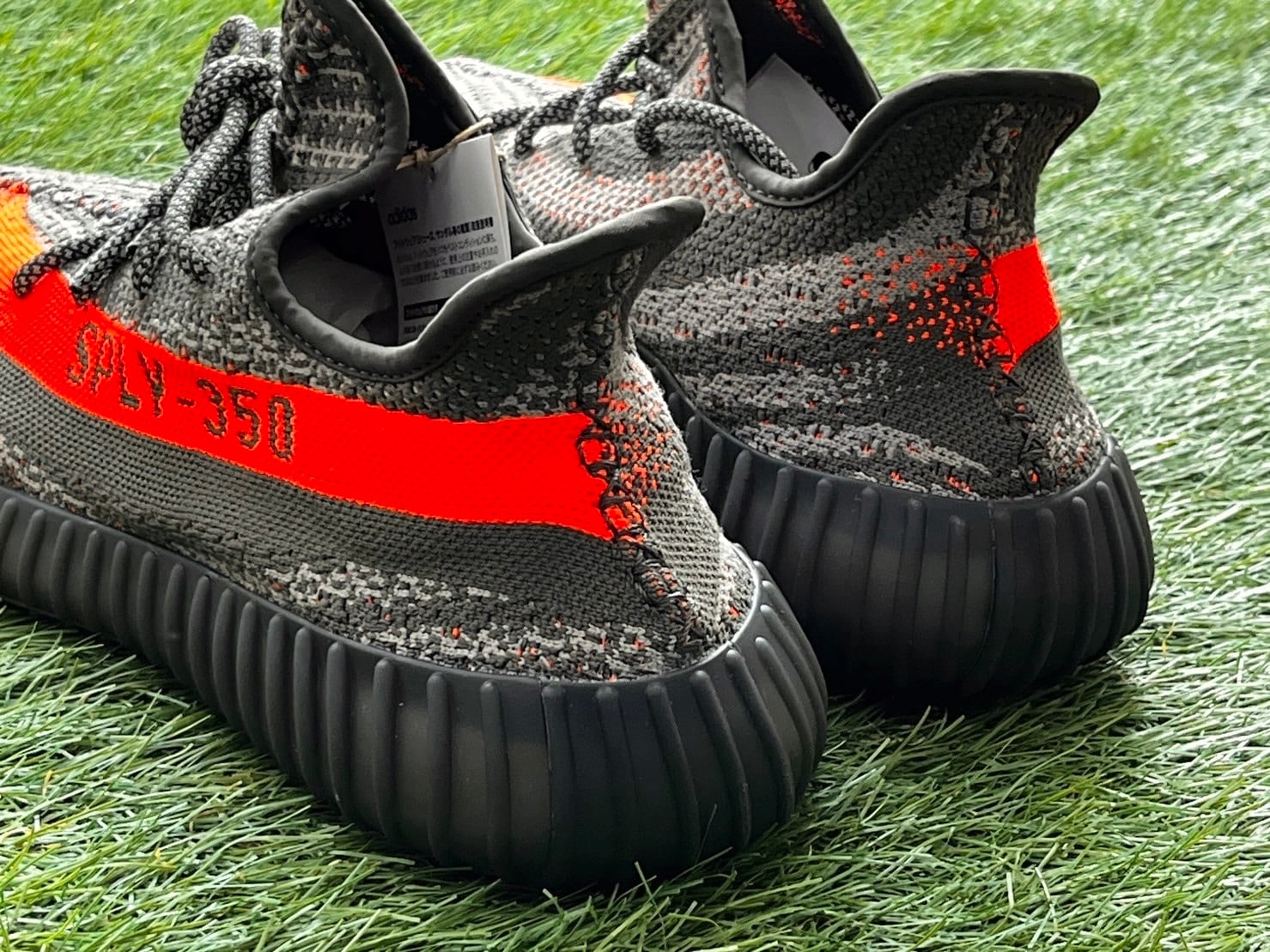 アディダス イージーブースト350 合し V2 ベルーガ 