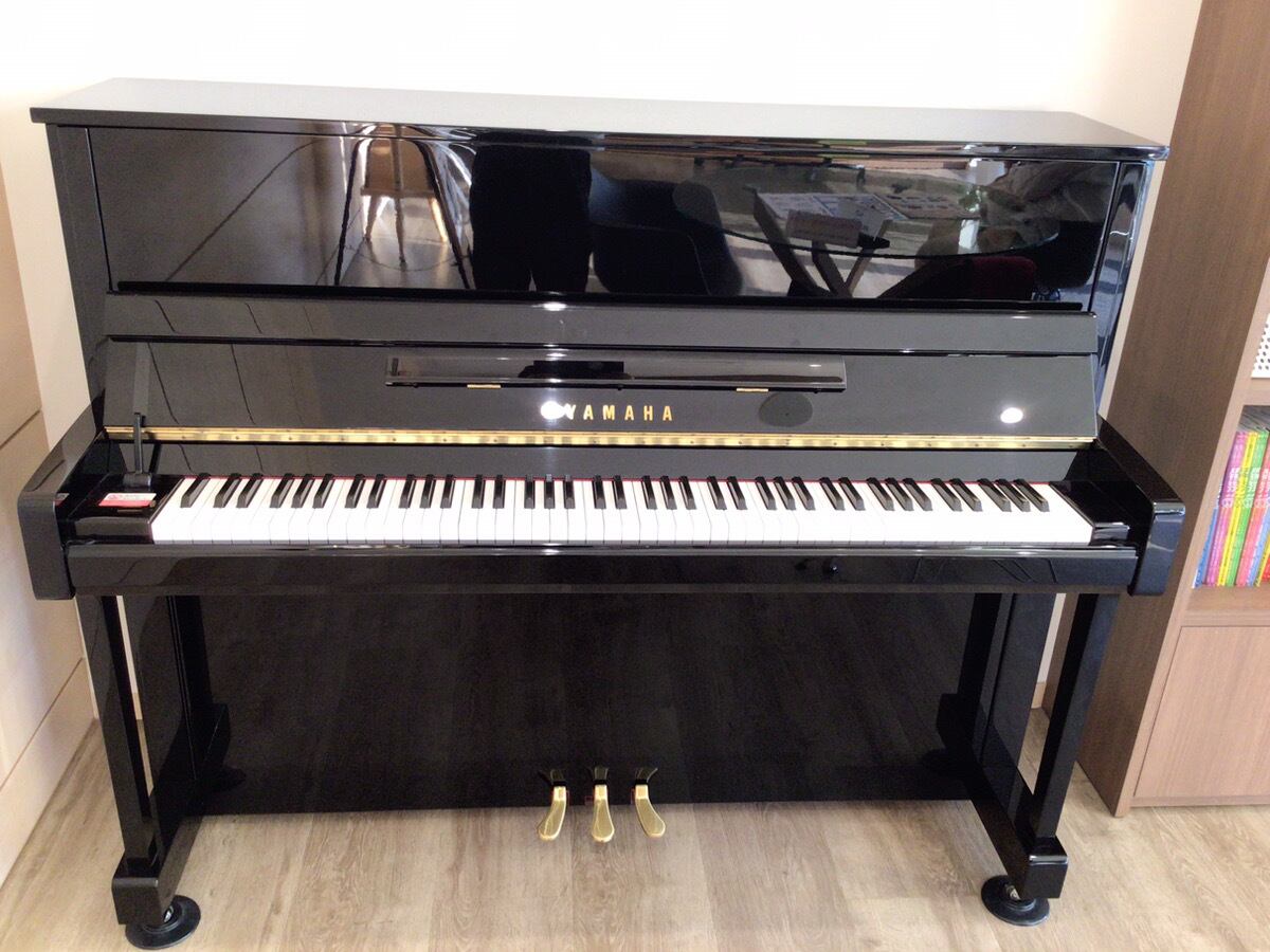 中古ヤマハアップライトピアノ　b121