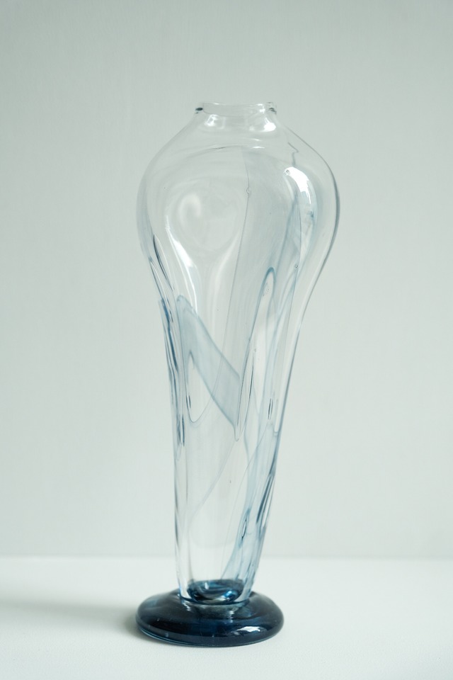 LAN - bulbous vase S color - blue line