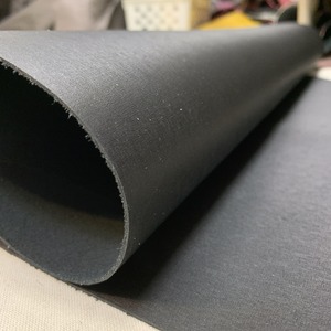 牛革 角シボ くろ【約39ds / 約1.0mm厚】L12F-021