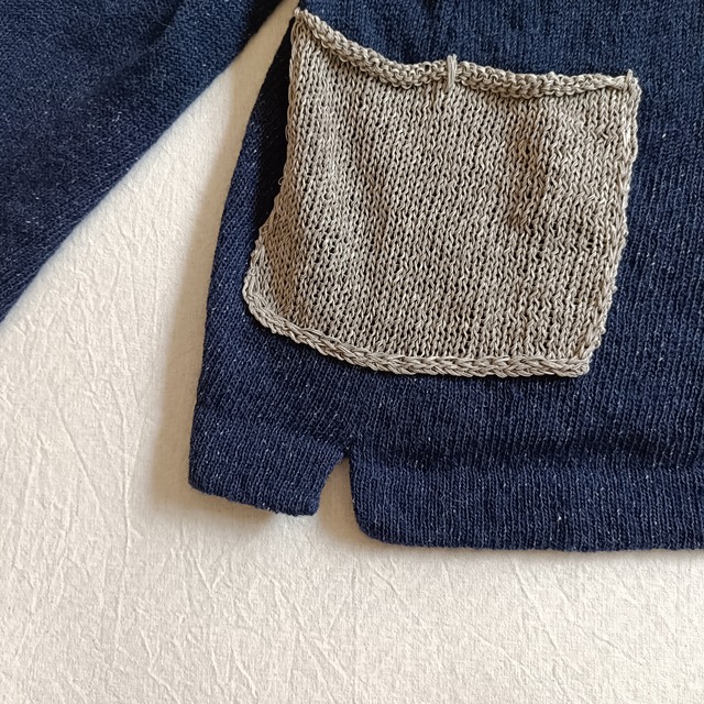 シルクウールポッケ付きニット　２色（ネイビー、ブラック）