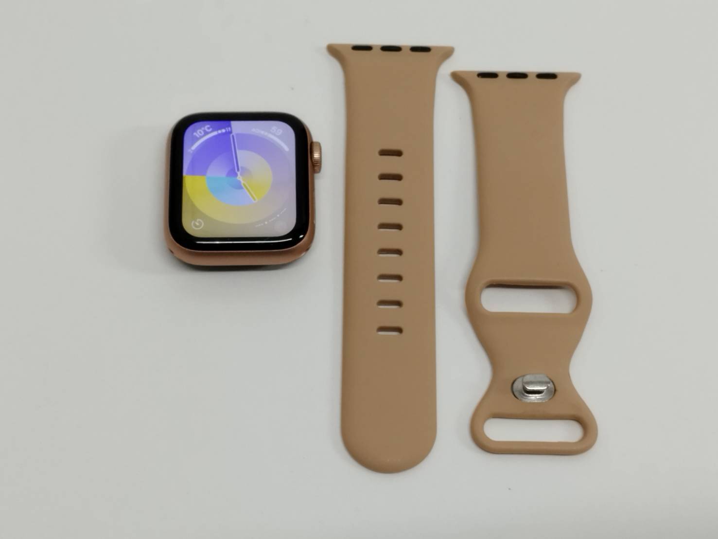 Apple Watch SE 第1世代/GPS+セルラー/40mm/A2355/ゴールド〈MKQX3J/A〉 Apple Watch SE 第1世代/GPS+セルラー/40mm/A2355/ゴールド〈MKQX3J/A