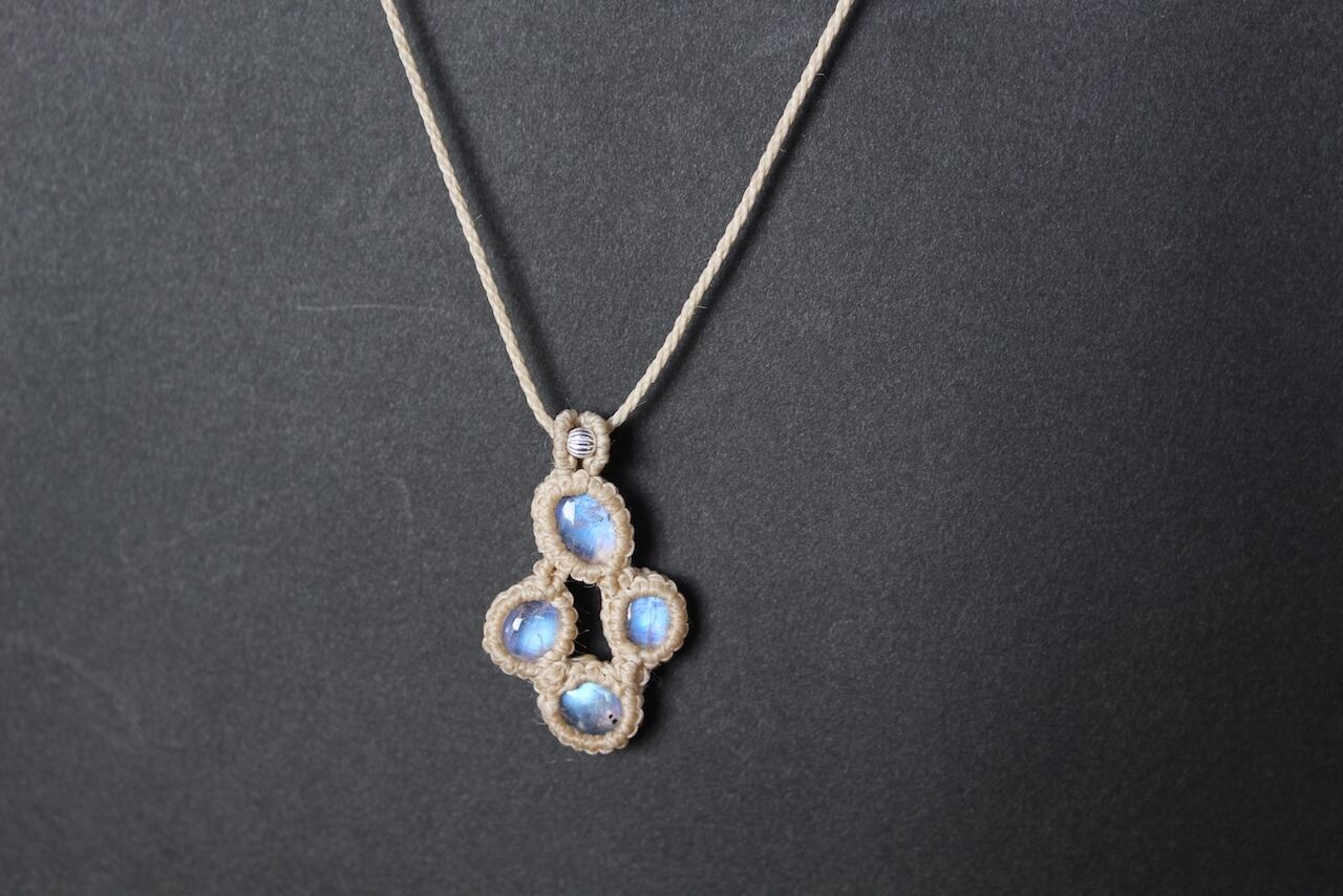 Blue moonstone mix micro macrame　circulation  pendant