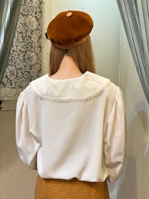 “SUSAN BRISTOL” white big collor blouse