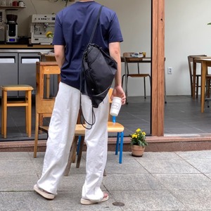 リネンライク薄軽ストレートカジュアルパンツ　0748