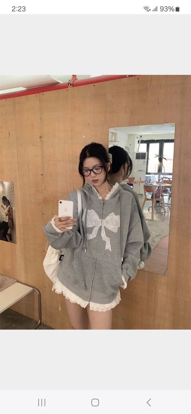 フリル付き 大人可愛いパーカー