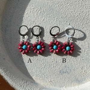 NC26071【ｻｰｼﾞｶﾙｽﾃﾝﾚｽ：ｼﾙﾊﾞｰ】レッドカラーカオリン×ターコイズ　ピアス