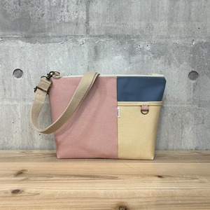 ▼Block切替ショルダーバッグ【スモーキーコーラル×アッシュグレー×マシコット】
