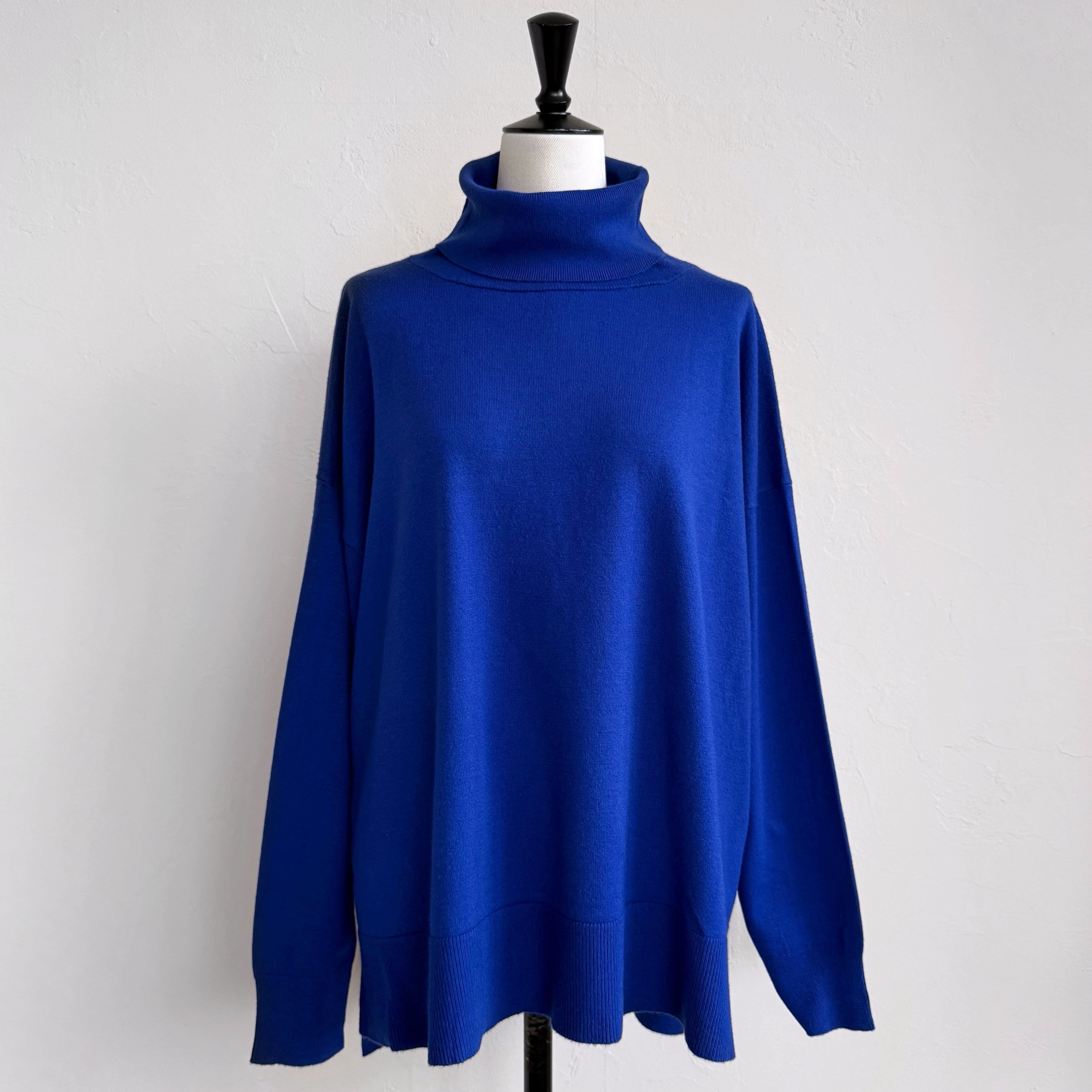 未使用　SYSORUS VEVIRED　ポンチョ　アウター　シソラス 未使用SYSORUS VEVIREDポンチョアウターシソラス