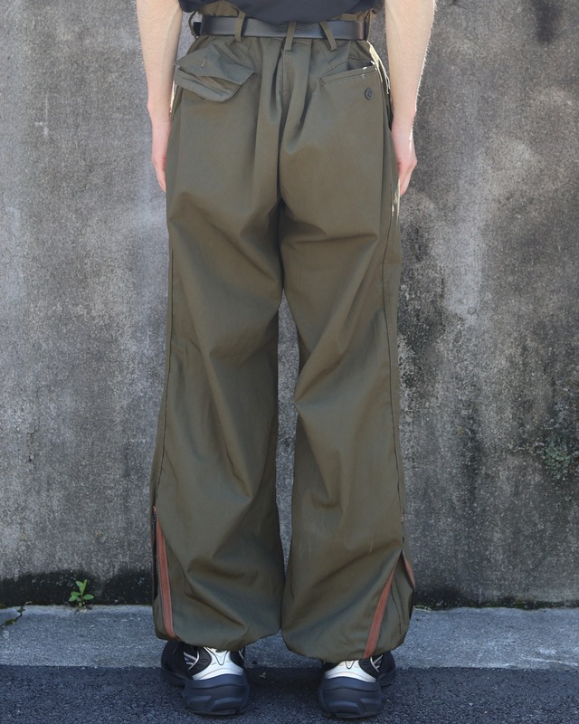 Wide knee patch side hem zip cargo pants