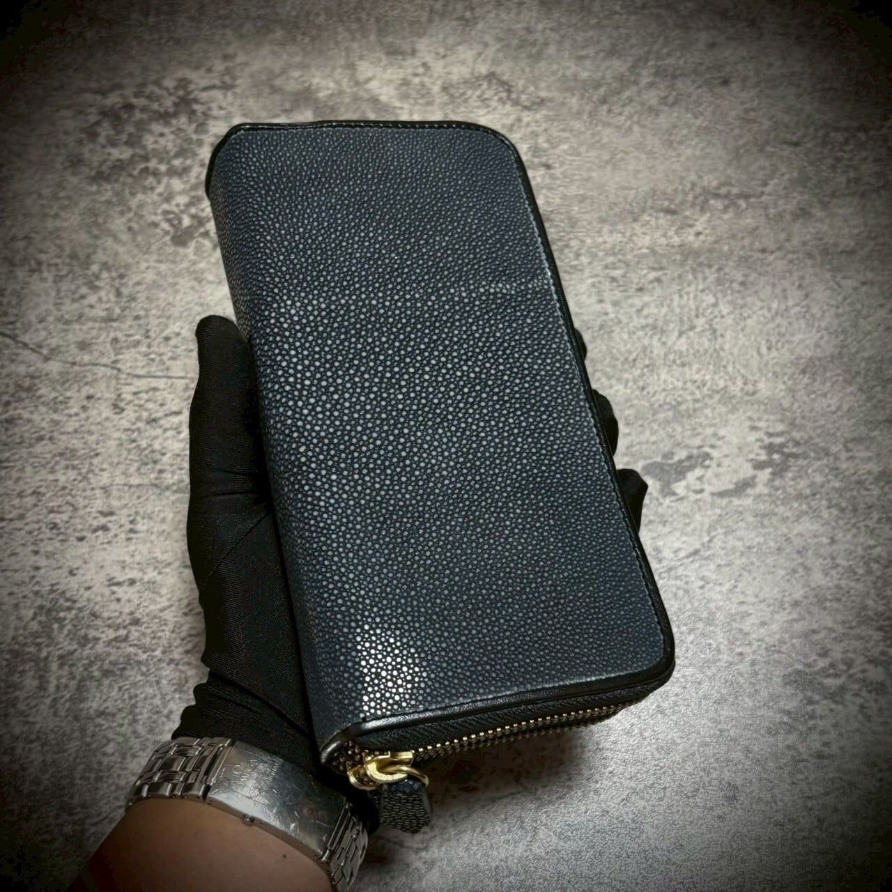 圧倒的な収納力 スティングレイ ダブルジッパー 長財布 ガルーシャ