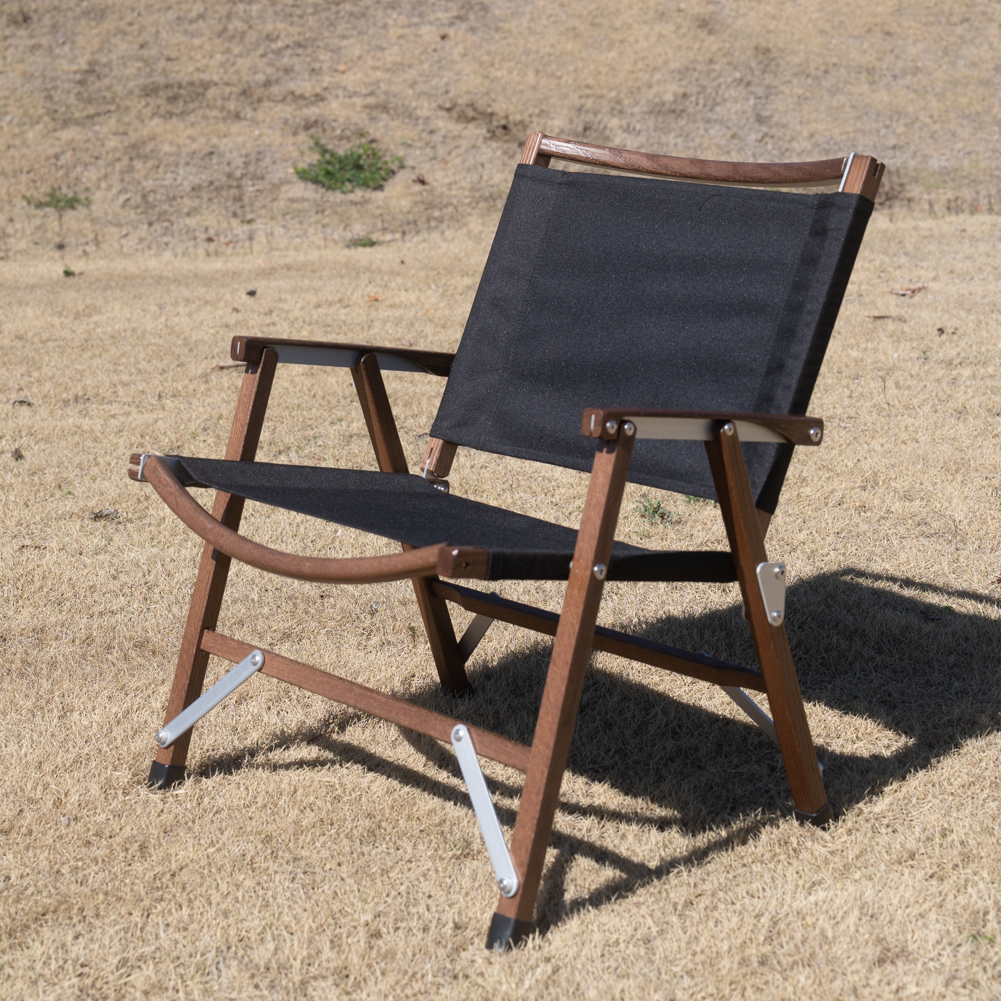 カーミットチェア　ベージュ　ブロンドウォールナット　カスタム カーミットチェアに新カラーが仲間入りして再販開始！ | GO OUT WEB