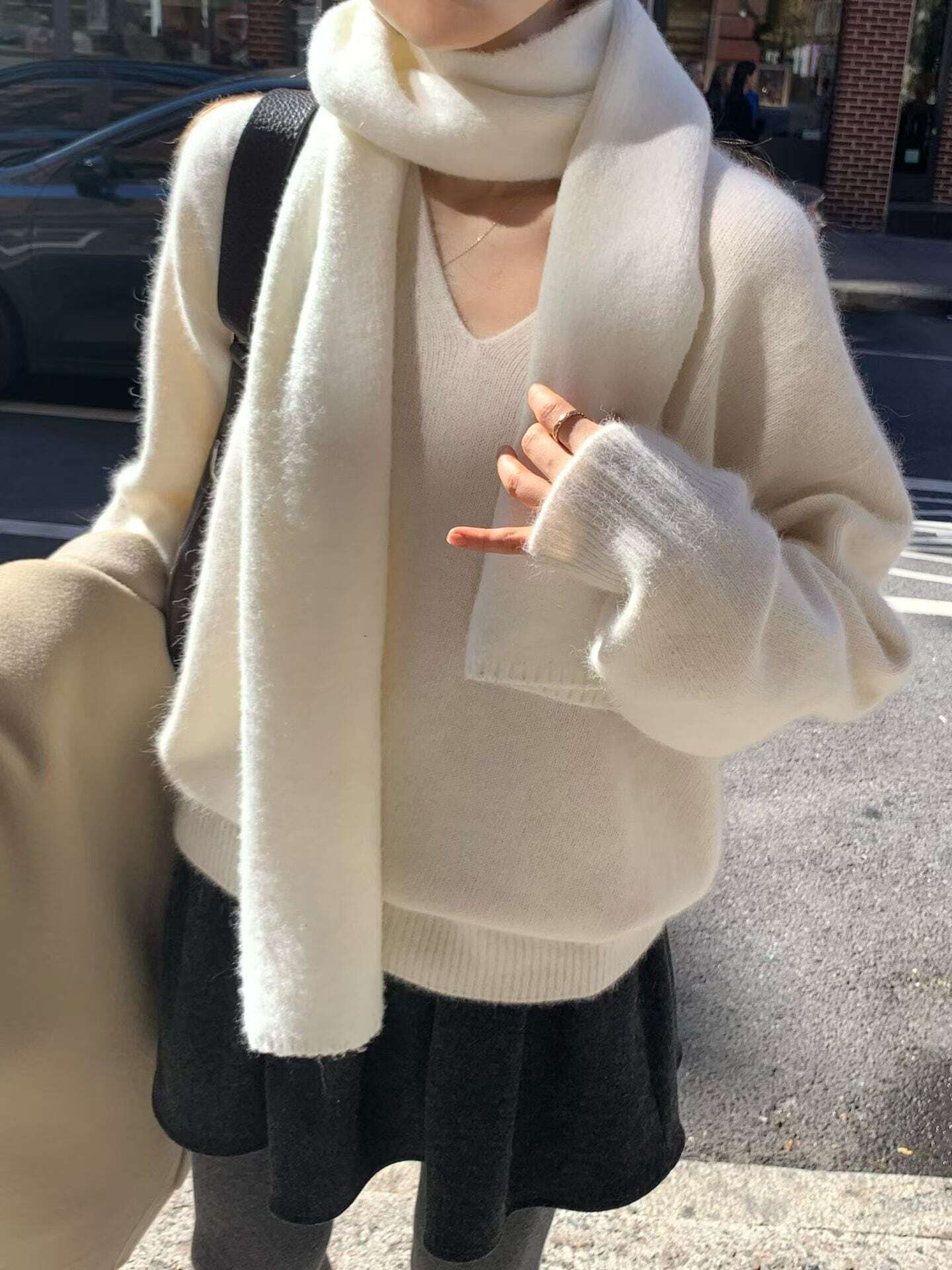 [OUNCE] raccoon v pullover knit (即納) | Bellmi