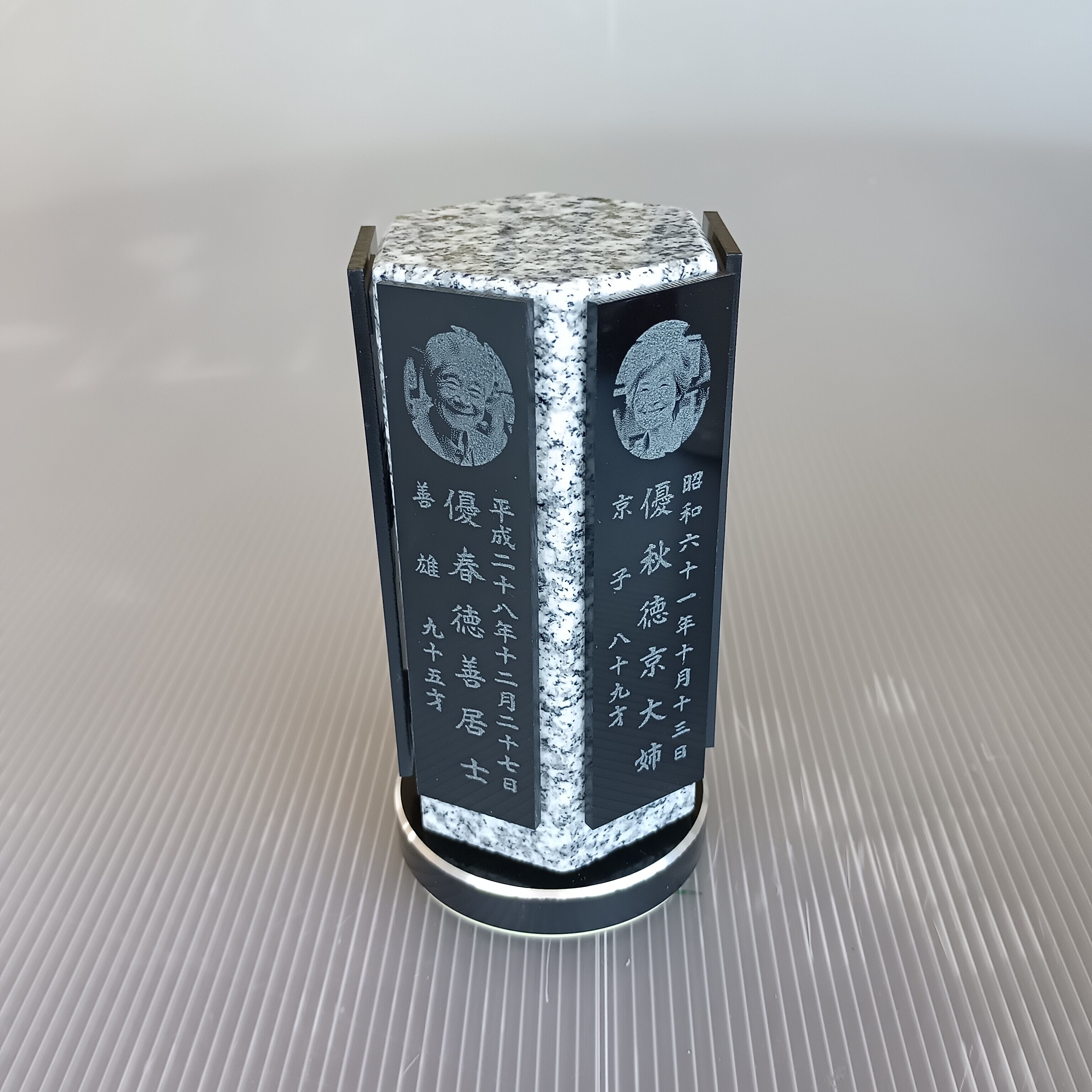 回転位牌　６人用悠想天回　6R60A白　４名様分