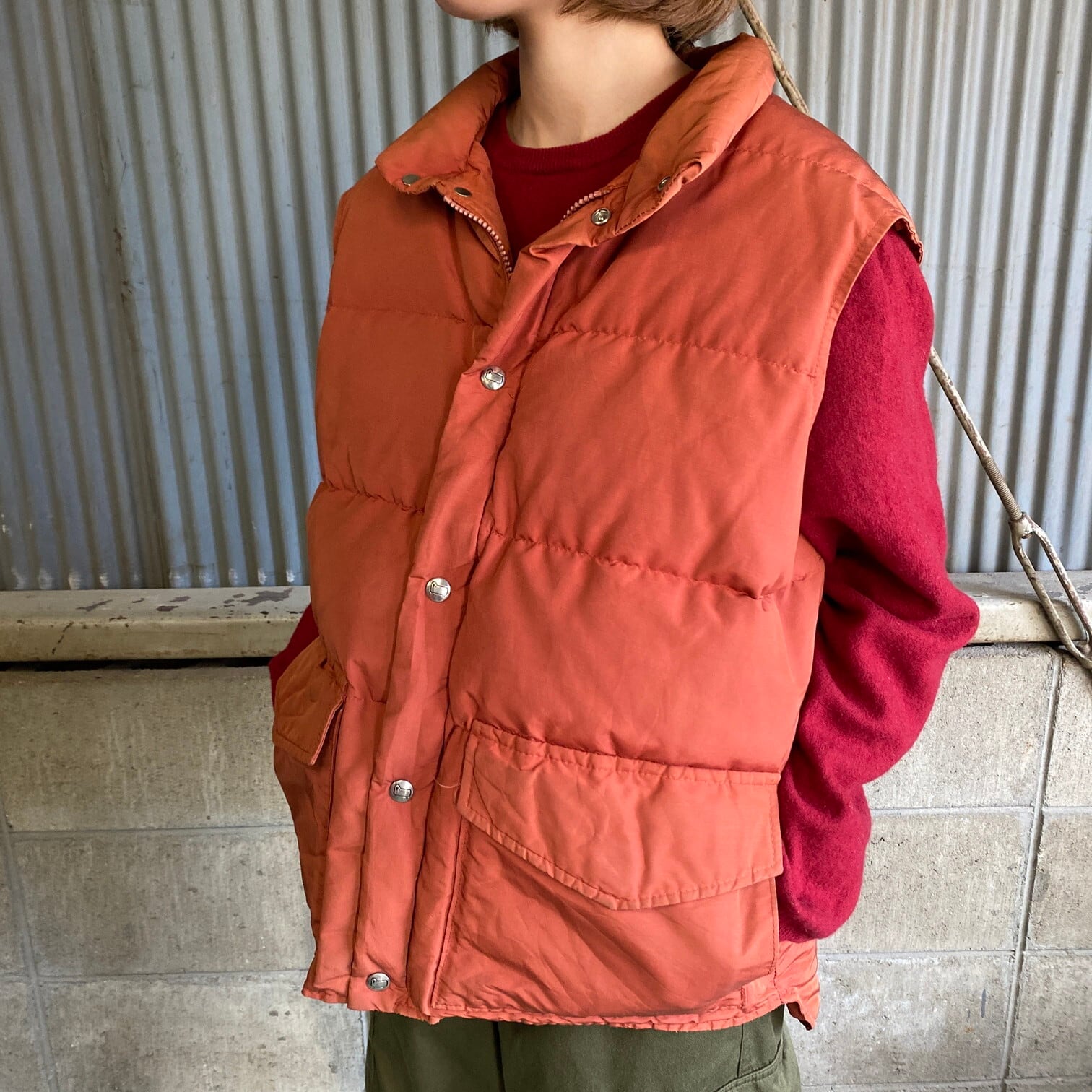 Woolrich ウールリッチ 中綿 ベスト ロゴスナップオレンジ 赤茶 ...