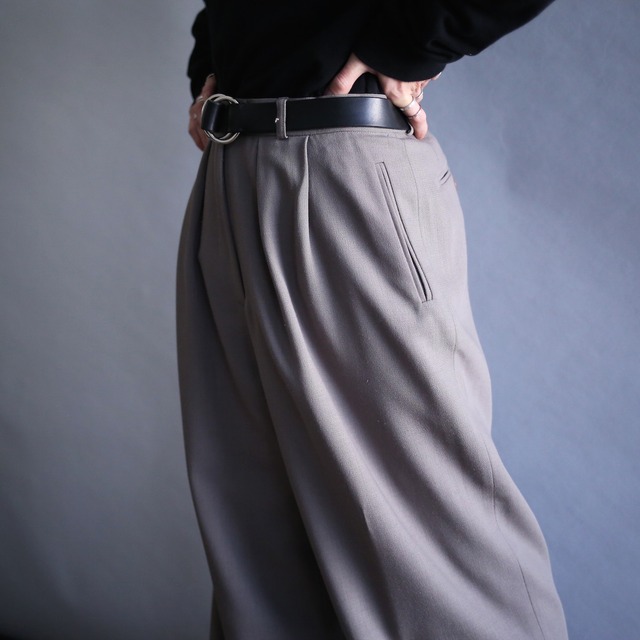 2-tuck tapered silhouette gray-beige wide wool slacks（with liner）