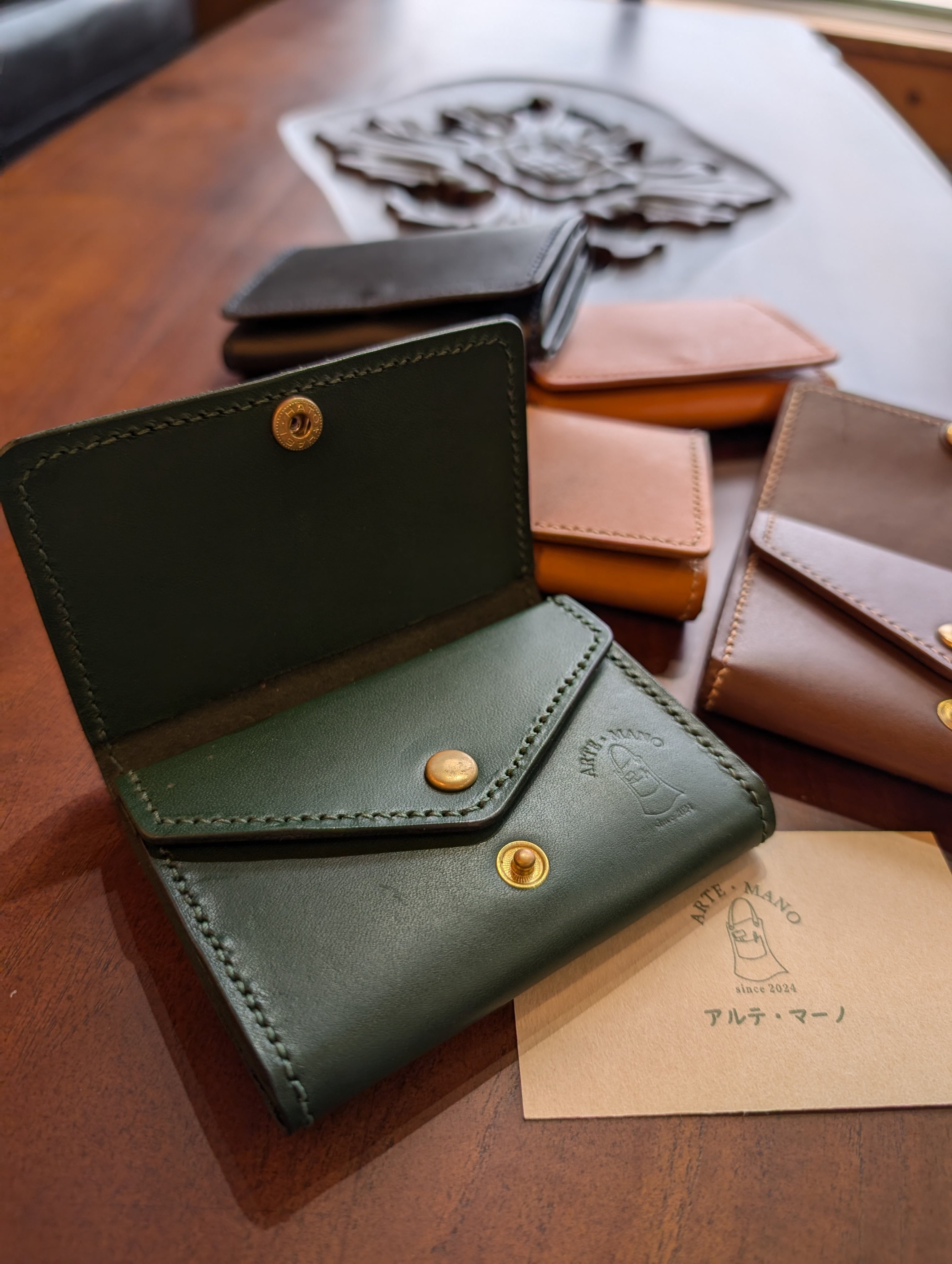 全て手作りの一点もの革小物】コンパクトな財布・カードコインケース