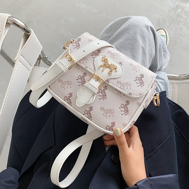 2020年夏に人気のレディーススモールバッグ新しい流行のファッションワイルドインメッセンジャーネットレッドスモールスクエアバッグ 手作りハンドバック53749823674