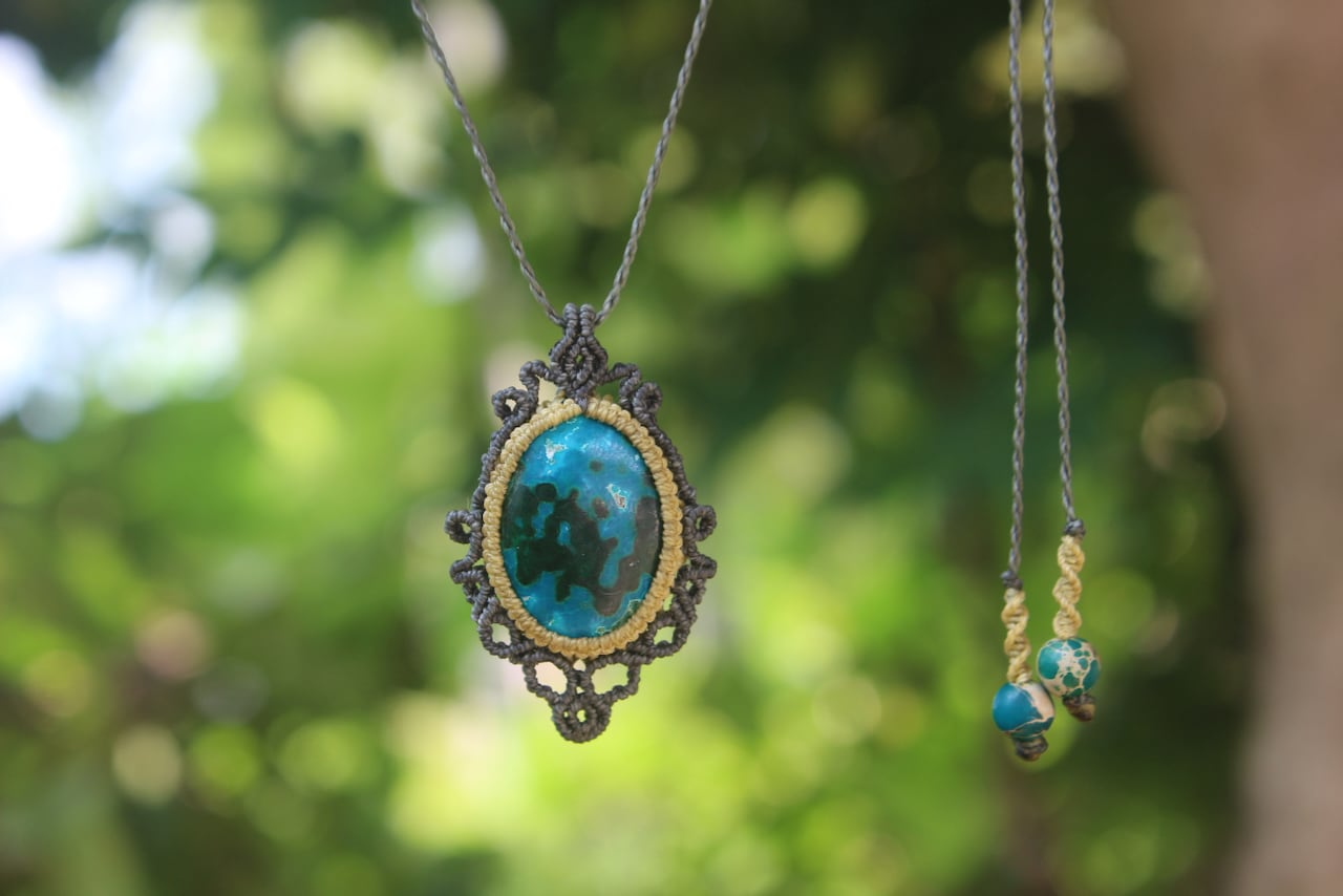 Chrysocolla malachite micro macrame pendant
