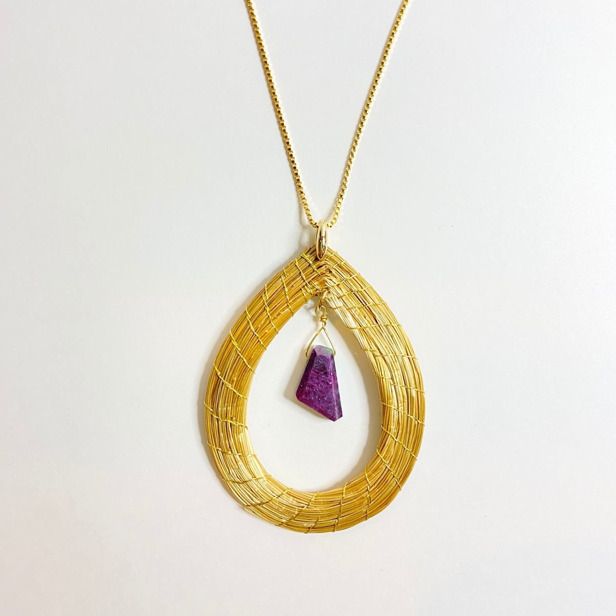 【ビオジュエリー】 黄金の草 カッピンドウラード チェーンネックレス ルビーゾイサイト ティアドロップ