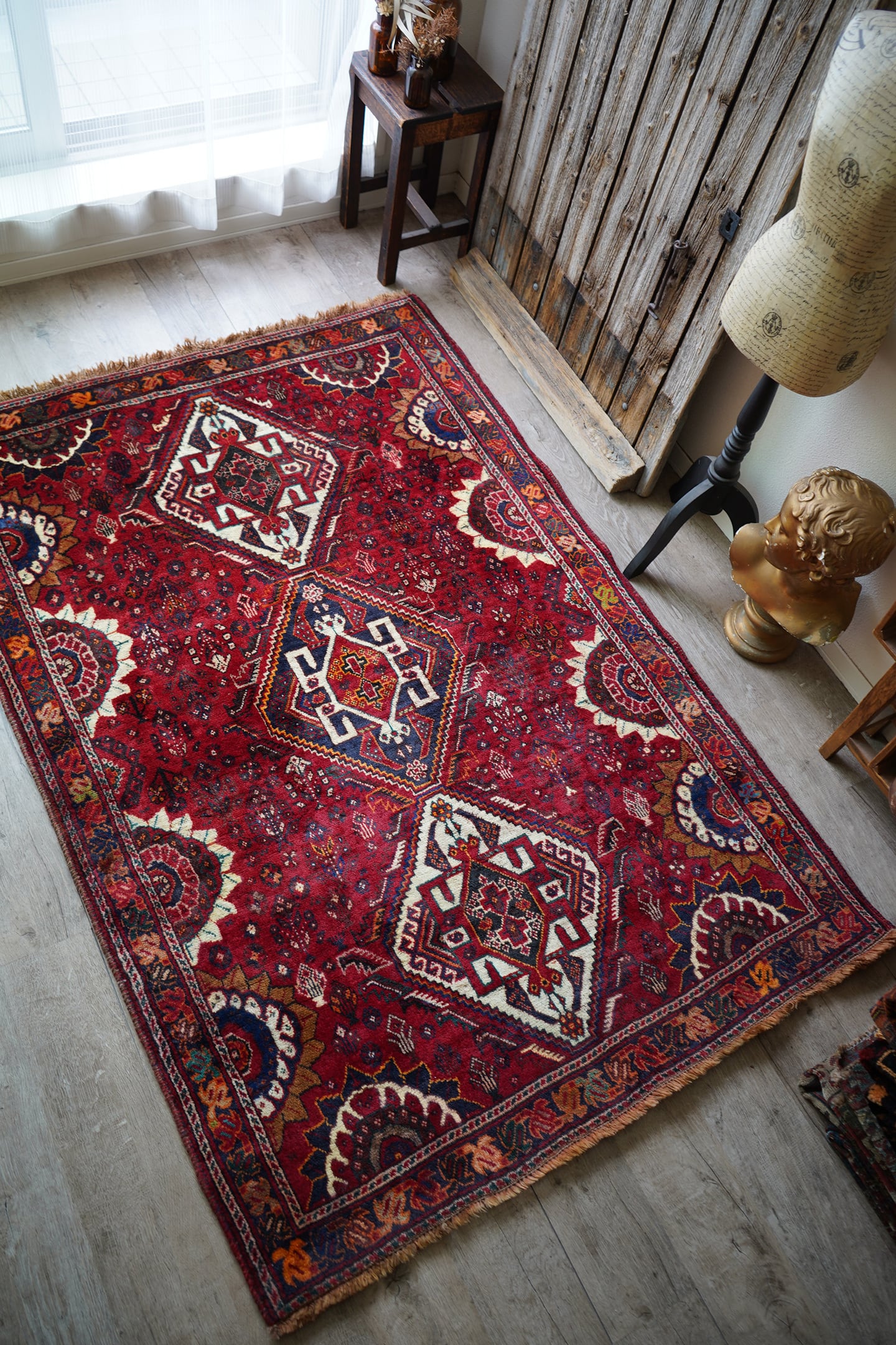 カシュガイ　シラーズ　ヴィンテージラグ　vintage rug カシュガイ シラーズ ヴィンテージラグ vintage rug - メルカリ
