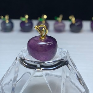 7.フローライトりんご・ペンダントトップ