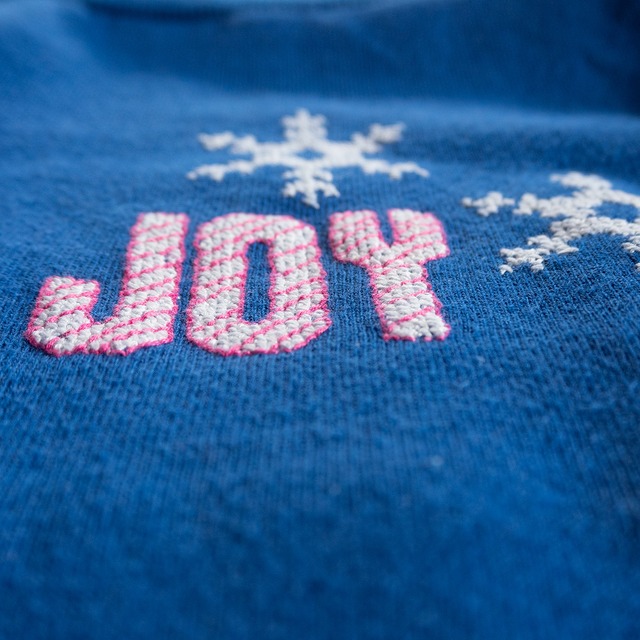 unknown '80s vintage "JOY" snowflake sweat