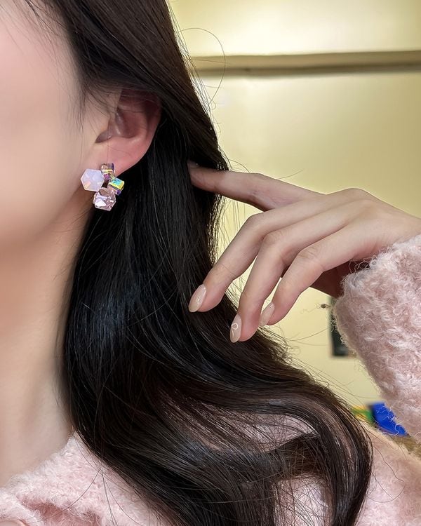 Crystal cube pierce TH3385 | Leithy