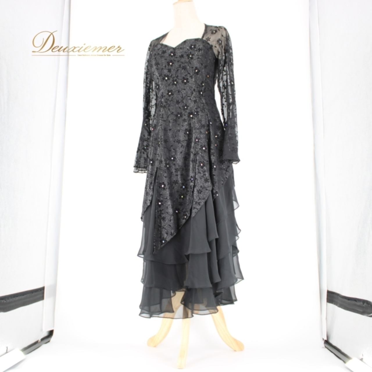 社交ダンス 衣装 スタンダード ドレス ワンピース レッスンウェア パーティドレス TIMES COLLECTION 黒 レース ブラック系 花柄 長袖 マーメイド スカート フェミニン デザイン エレガント おしゃれ 薄手 ドレープ 伸縮性 高級感 夜用 発表会 結婚式 お呼ばれ パーティー カジュアル 体型カバー 女性用 上品