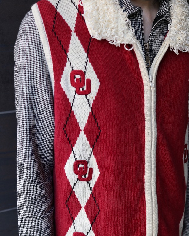 Argyle design knit vest